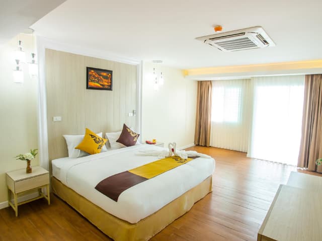 Executive Suite
