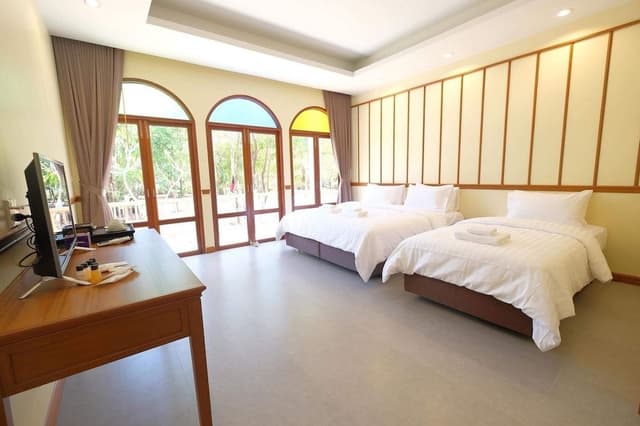 Deluxe Triple Room, 1 Bedroom, Balcony, Garden View