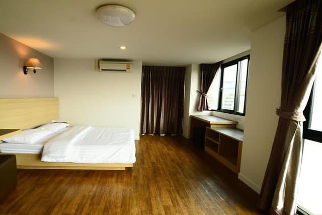 Corner Room