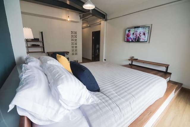 Deluxe Double Room, 1 King Bed, Private Bathroom