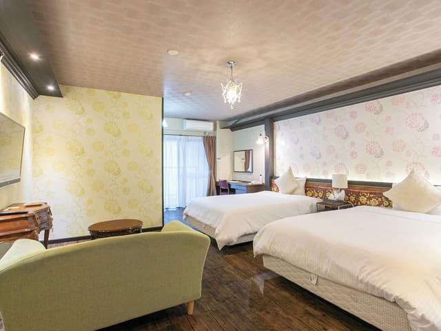 Deluxe Twin Room