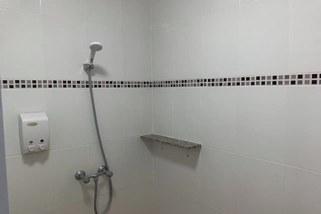 Suite, Bathtub
