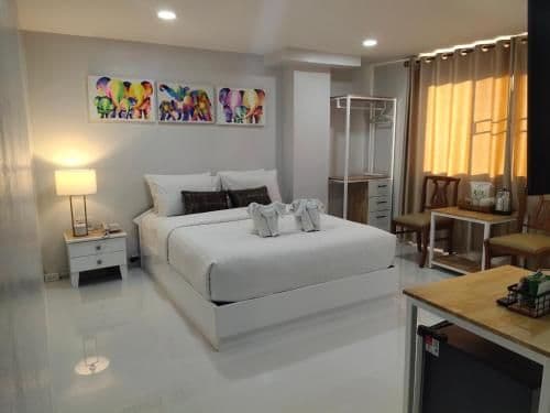 Deluxe Double Bed