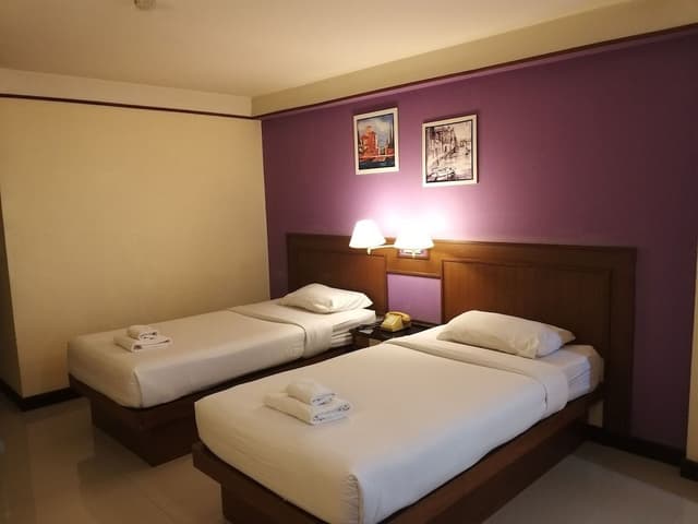 Standard Twin Room
