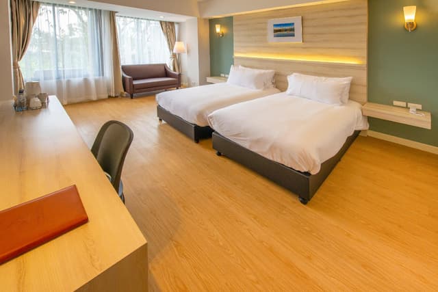 Deluxe Twin Bed