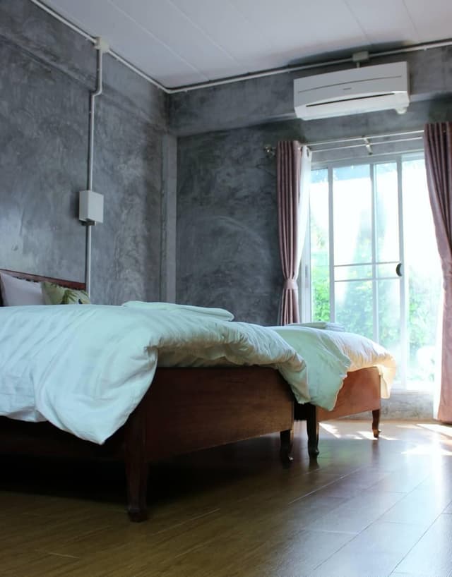 Standard - Twin Bed