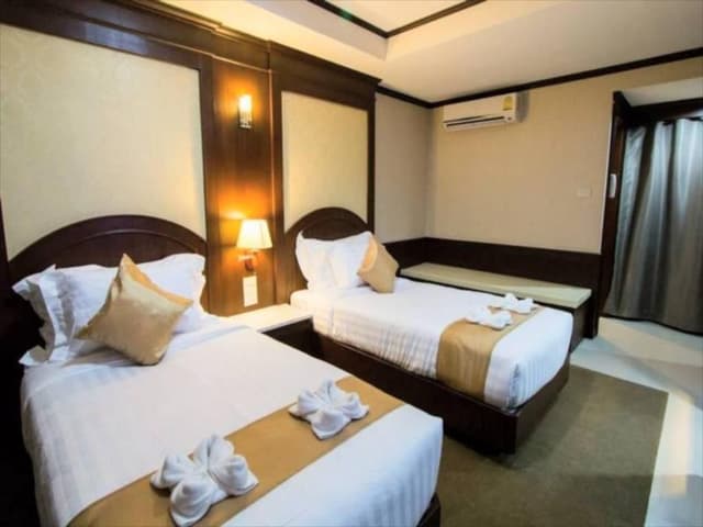 Standard Twin Bed Room