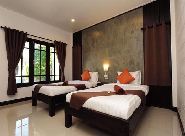 Twin Bed Room