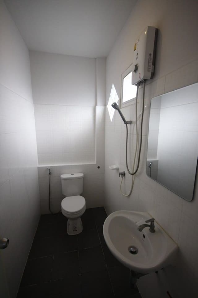 Modern Twin Room