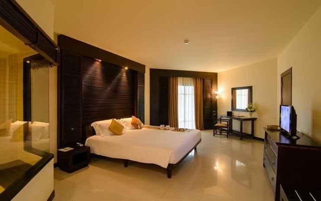 Superior 1 King Bed