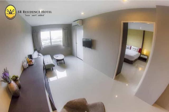Deluxe King Bed