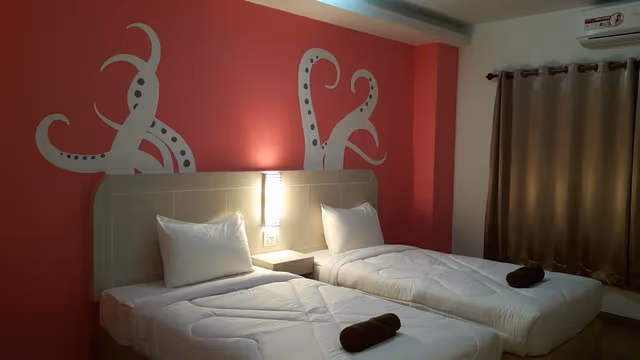 Deluxe Twin Bed