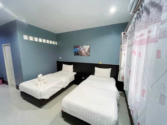 Standard Twin Room