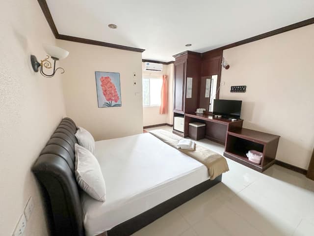 Deluxe Double or Twin Room