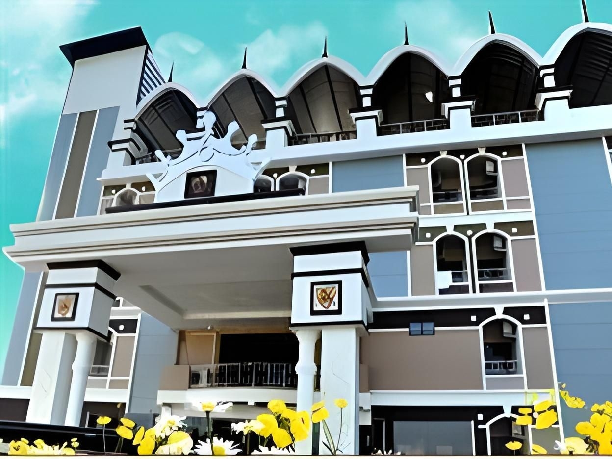 ควีน พาเลซ โฮเต็ล (Queen Palace Hotel)0