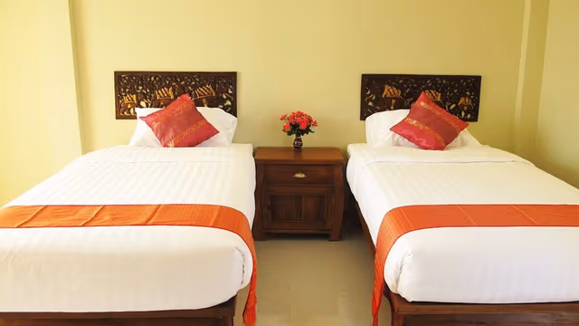 Standard Twin Room