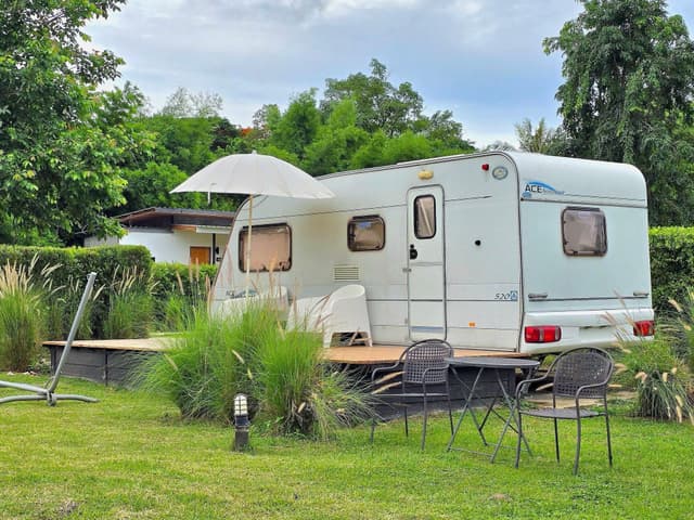 Deluxe Caravan