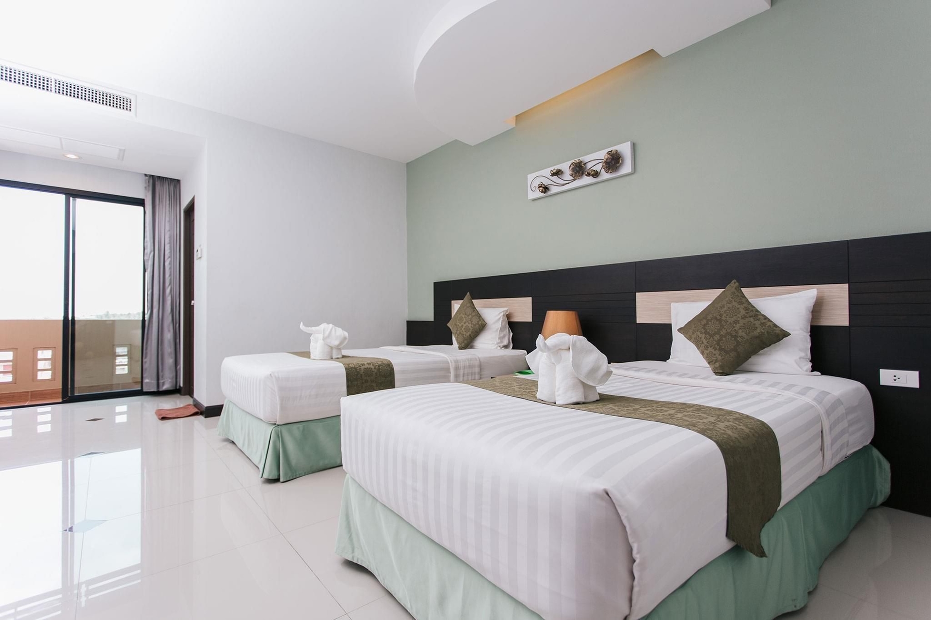 โรงแรมเดอะ เซ็นทริส พัทลุง (The Centris Hotel Phatthalung)3