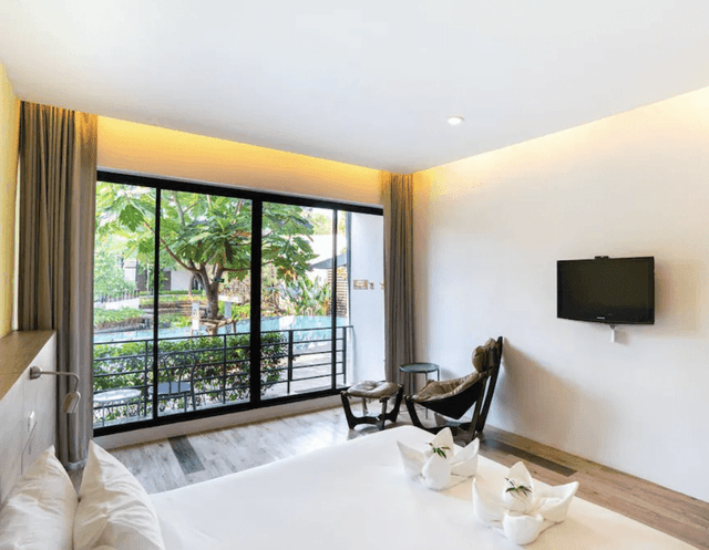 Building Terrace Pool View (Lower Floor)