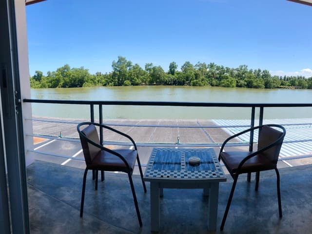 Superior Twin River View Room
