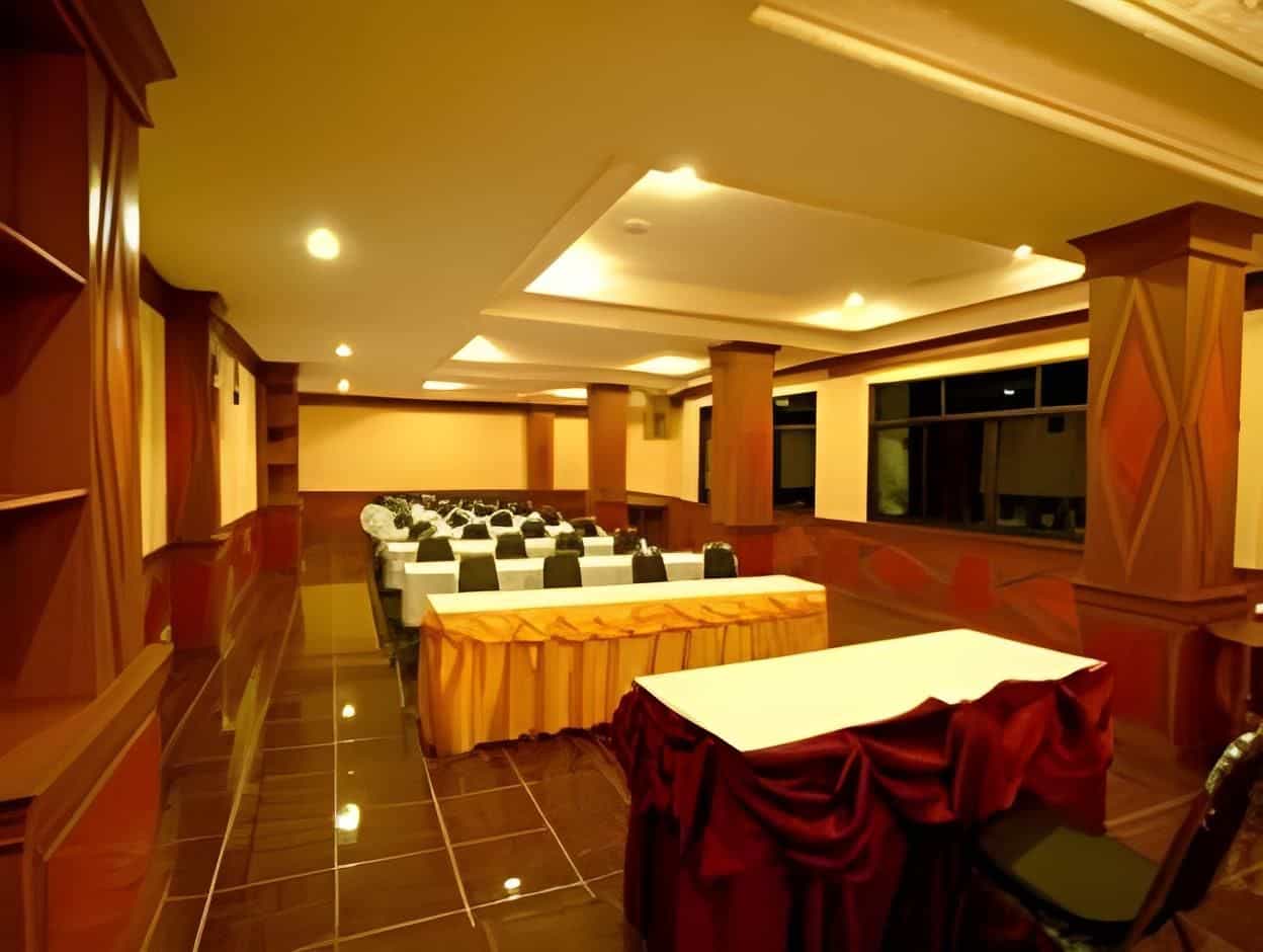 ภูทอง เพลส ภูทอง เพลส