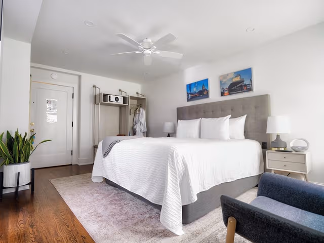 Premier Room, 1 King Bed