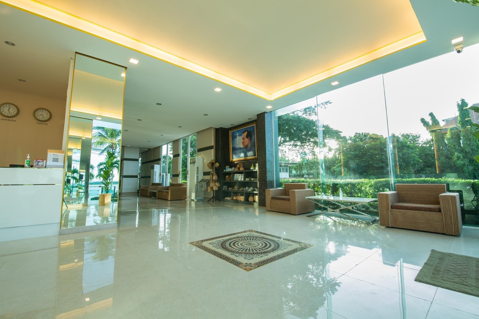 โรงแรมภูกลอง (Phuglong Hotel)4