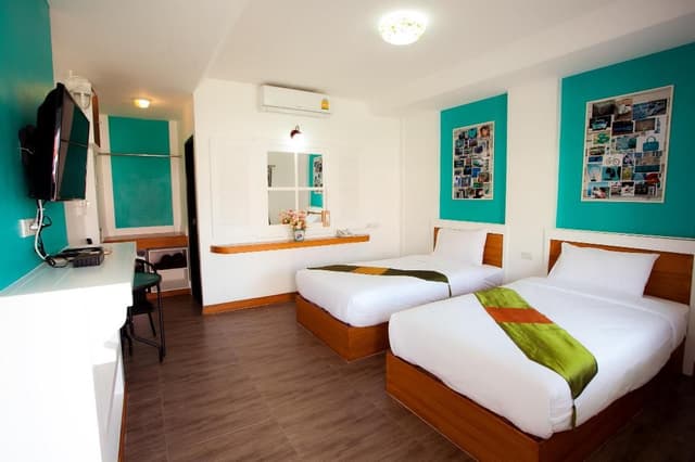 Standard Twin Bed Room