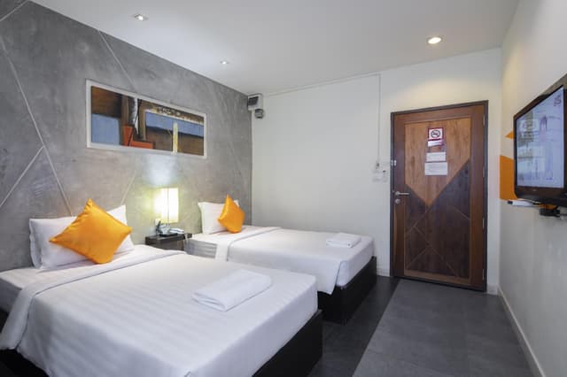 Standard Twin Bed
