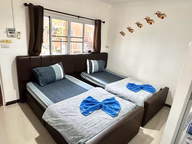 Standard Twin Room