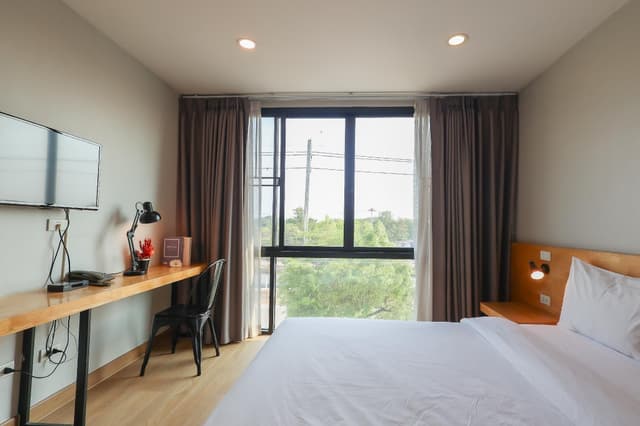 Standard King Bed