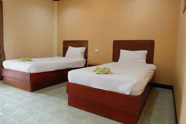 Standard Twin Room