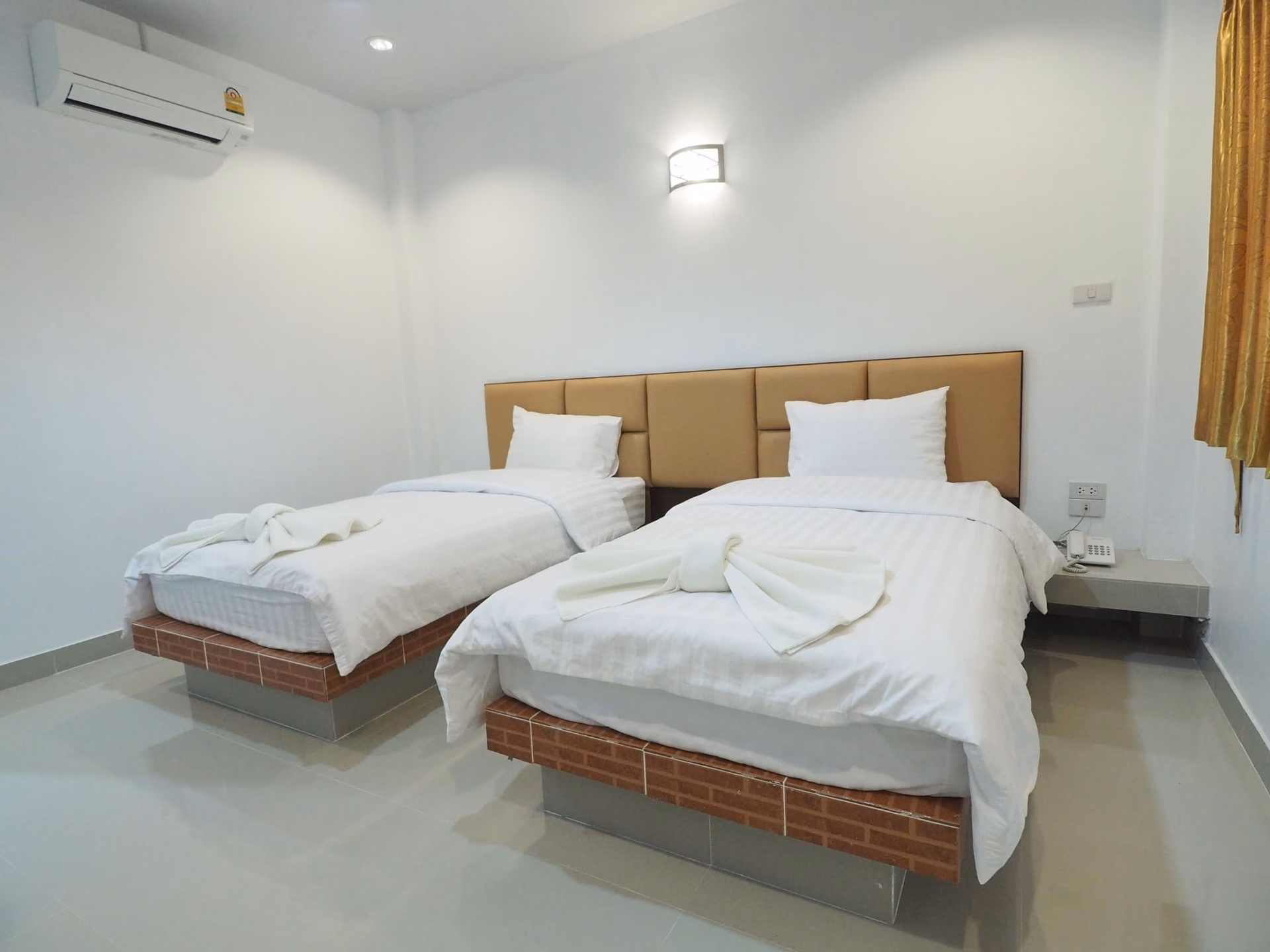 โรงแรมเดอะแฟนท์ (The Phant Hotel)0