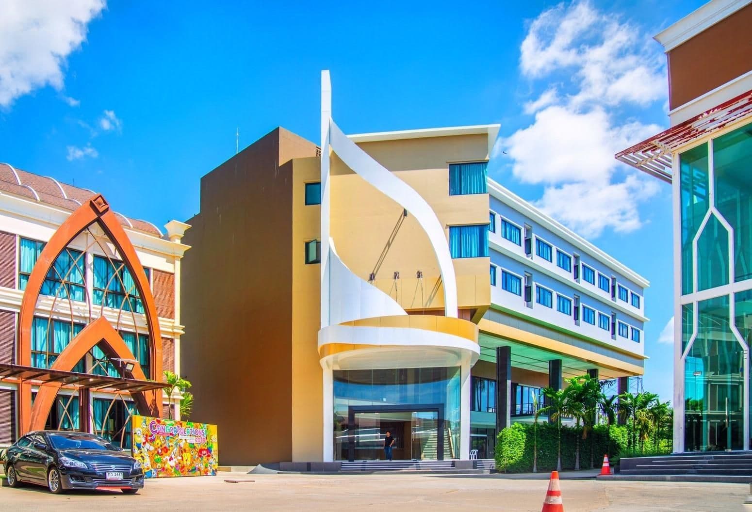 โรงแรมศรีลำดวน โรงแรมศรีลำดวน