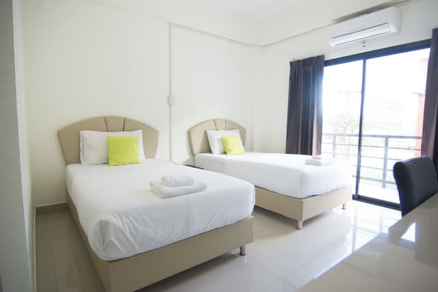 Standard Room 2 Single Beds