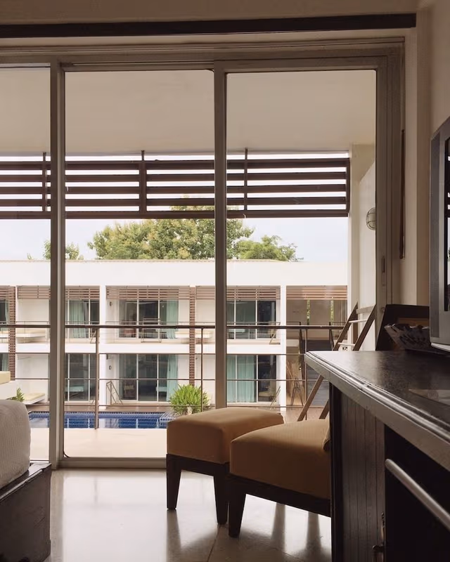 Deluxe Room, Pool View