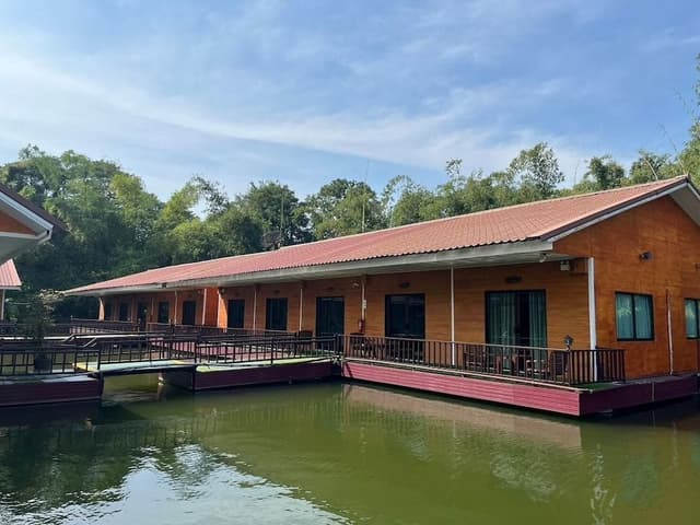 Deluxe Riverview
