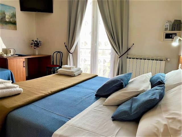 Comfort Triple Room