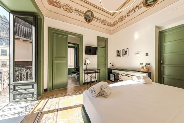 Junior Suite, Balcony, City View