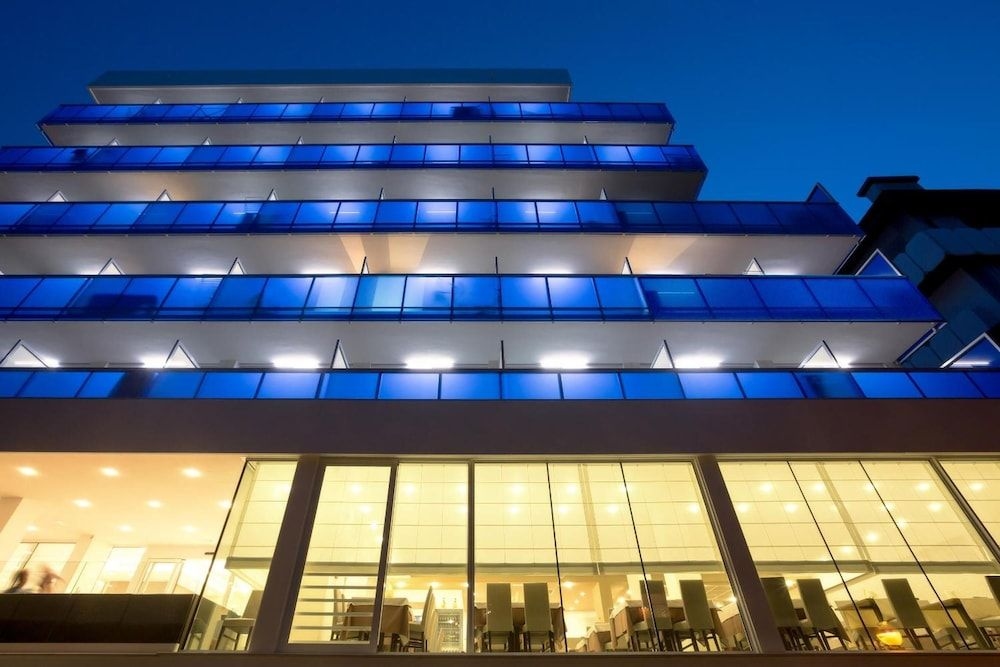 Hotel Montreal1
