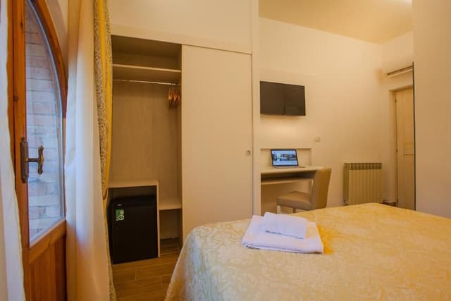 Economy Room