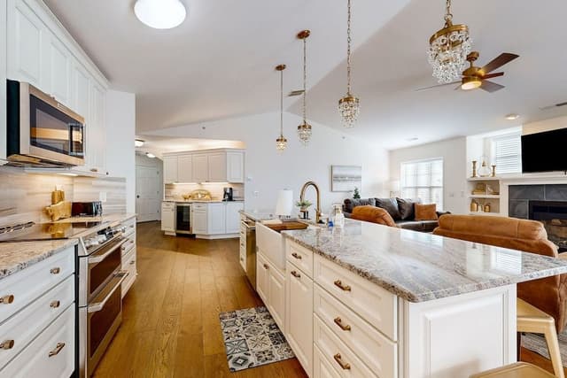 Condo, 4 Bedrooms