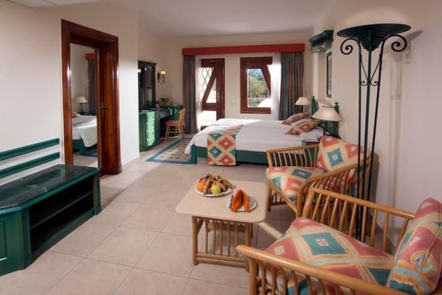 Triple premium with Garden View