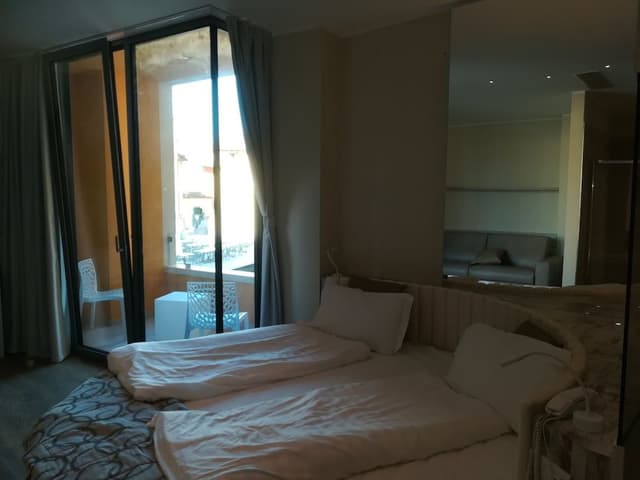 Junior Suite, Poolside
