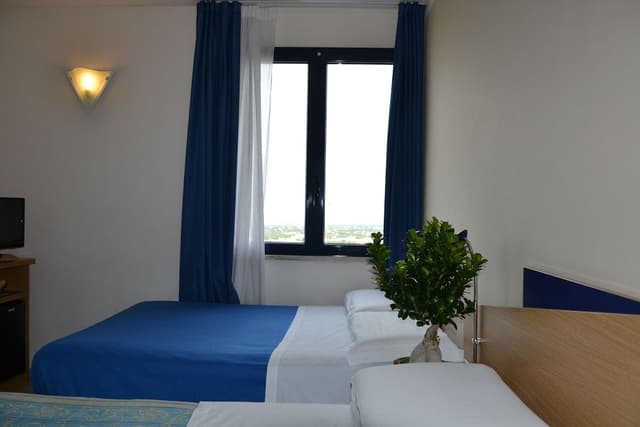 Family Room, Multiple Beds (2+2)