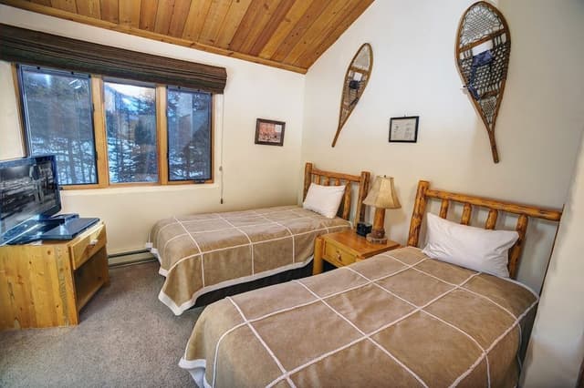 Suite, 2 Bedrooms, Mountain View
