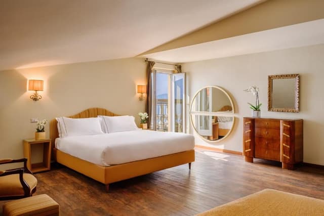Junior Suite with Lake View and balcony