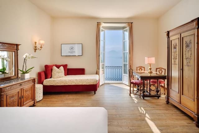 Junior Suite with Lake View
