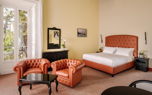 Suite with Lake View