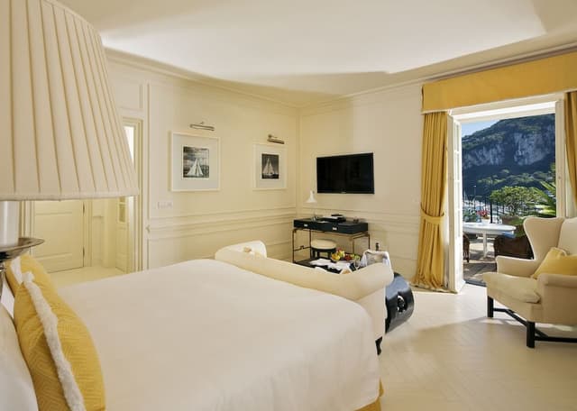Penthouse (Sea or Pool View)